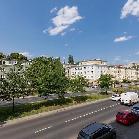 Stylish & Trendy 1 Bedroom Apartment Wola With Parking By Renters Варшава Екстериор снимка