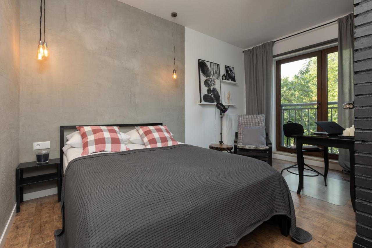 Stylish & Trendy 1 Bedroom Apartment Wola With Parking By Renters Варшава Екстериор снимка