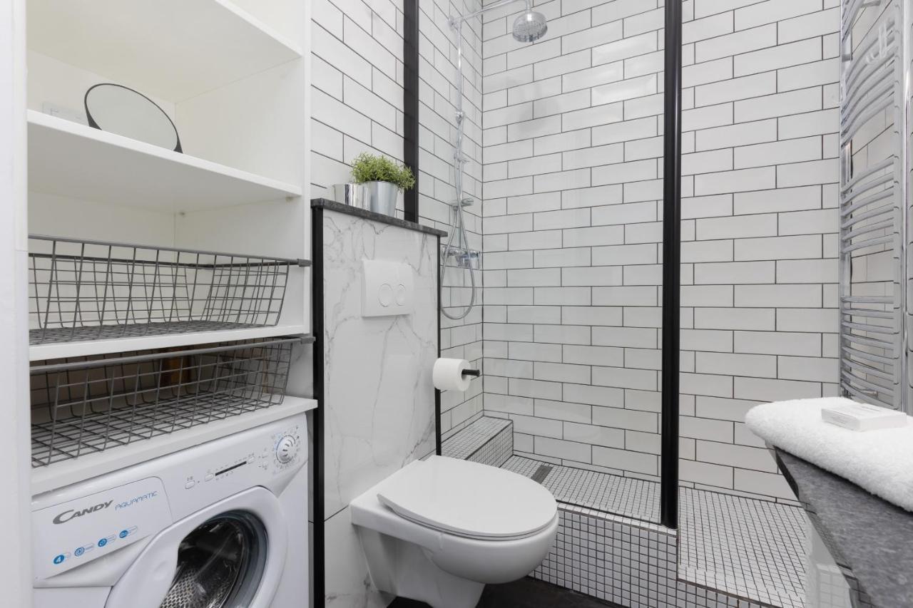 Stylish & Trendy 1 Bedroom Apartment Wola With Parking By Renters Варшава Екстериор снимка